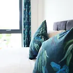 Apartment Charms At Citygate With Free Use Of Onsite Gym York