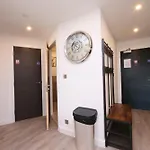 Charms At Citygate With Free Use Of Onsite Gym Apartment York