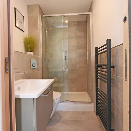 Charms At Citygate With Free Use Of Onsite Gym יורק