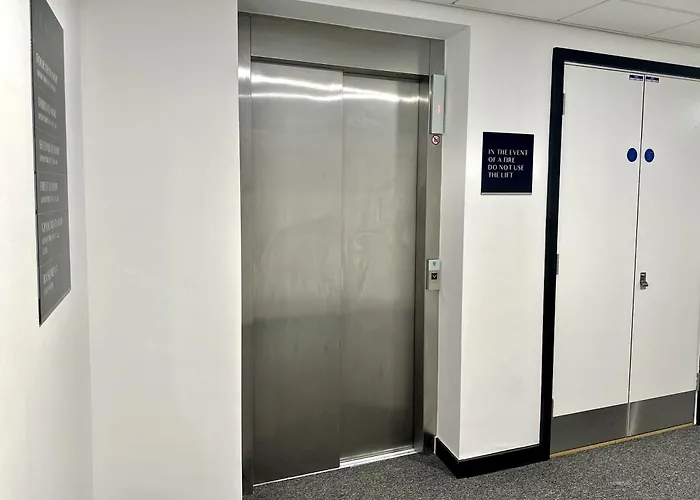 Апартаменты Charms At Citygate With Free Use Of Onsite Gym Йорк